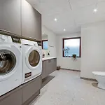 Large 30-person With Pool And Spacious Activity - 5000 Engesvang