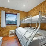 Large 30-person With Pool And Spacious Activity - 5000 *