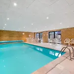 Large 30-person With Pool And Spacious Activity - 5000 *