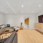 Large 30-person With Pool And Spacious Activity - 5000 *