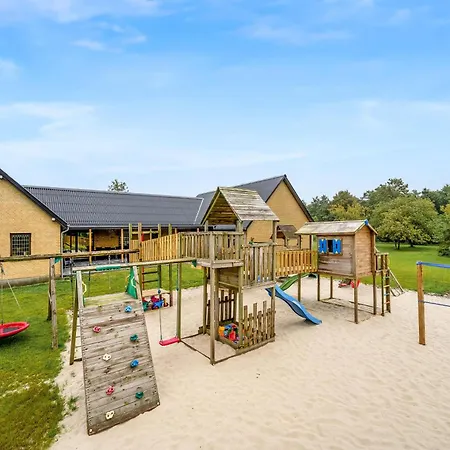 Large 30-person With Pool And Spacious Activity - 5000 Engesvang