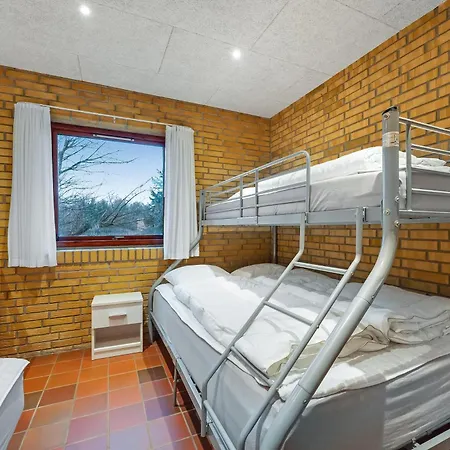 Large 30-person With Pool And Spacious Activity - 5000 *