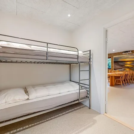 Large 30-person With Pool And Spacious Activity - 5000 Engesvang