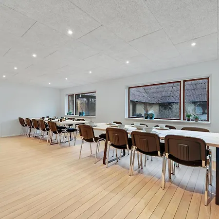 Large 30-person With Pool And Spacious Activity - 5000 Engesvang