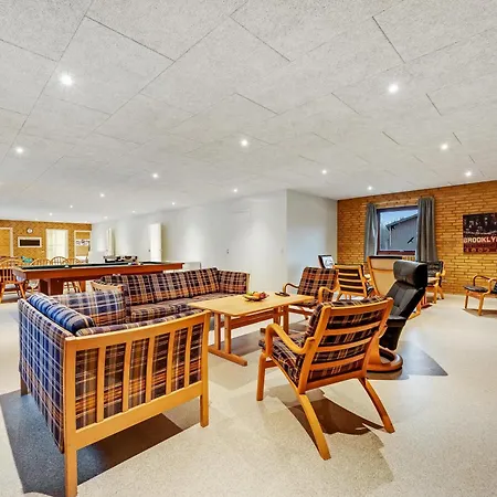 Holiday home Large 30-person With Pool And Spacious Activity - 5000 *