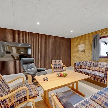 Large 30-person With Pool And Spacious Activity - 5000 * Engesvang