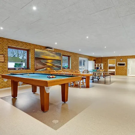Large 30-person With Pool And Spacious Activity - 5000 Engesvang