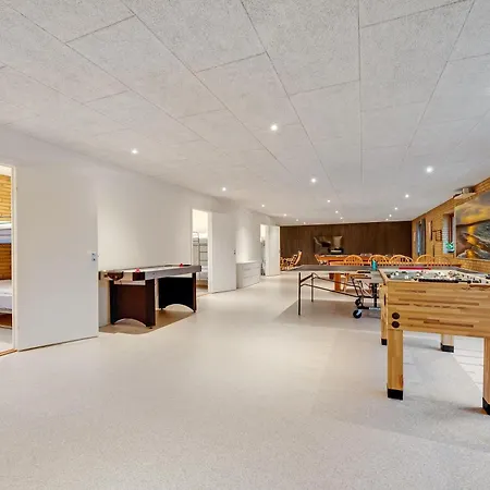 Holiday home Large 30-person With Pool And Spacious Activity - 5000 *